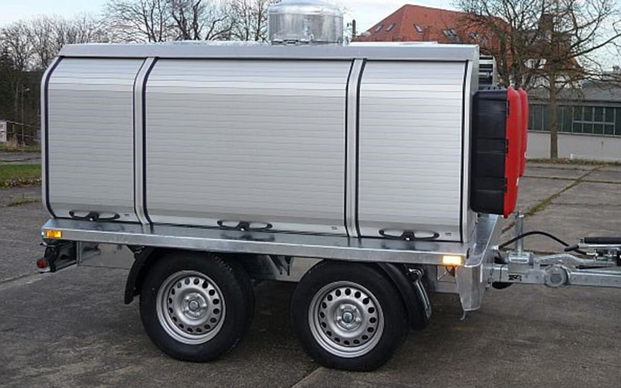 Ein silber Anhänger, Seitenansicht